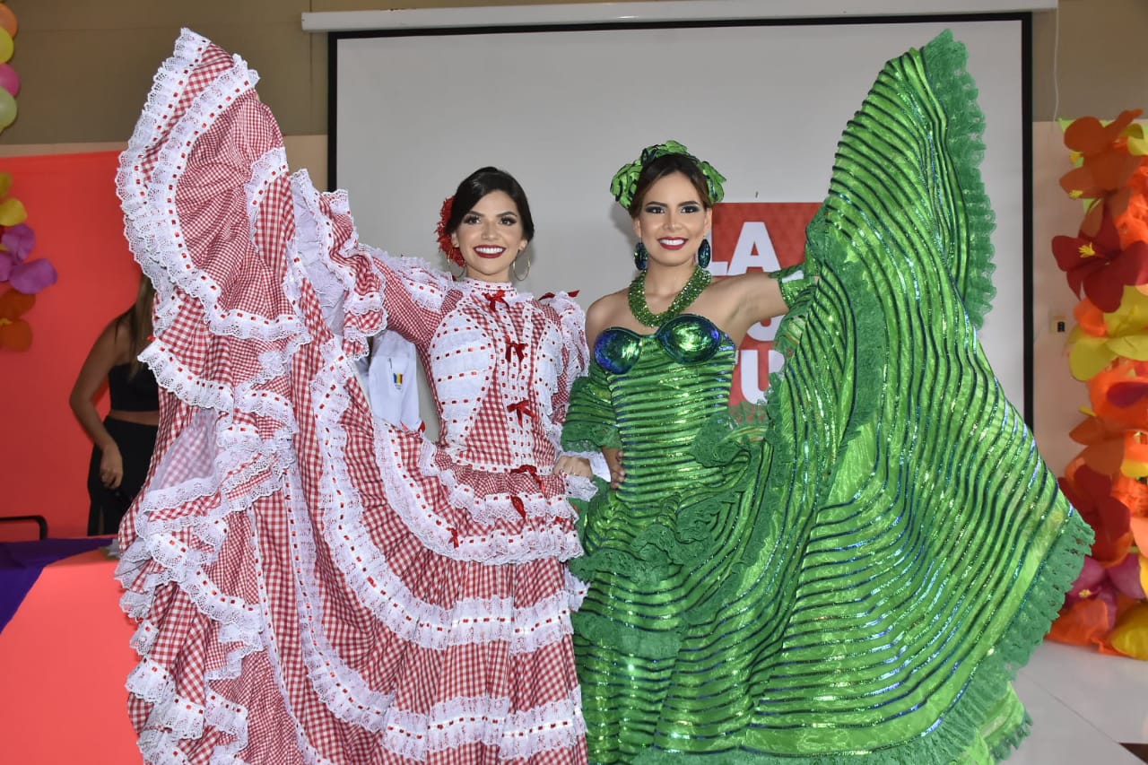 La Reina del Carnaval del Atlántico 2019, Carolina Suárez Gutiérrez y la Virreina María Alejandra Amaury.