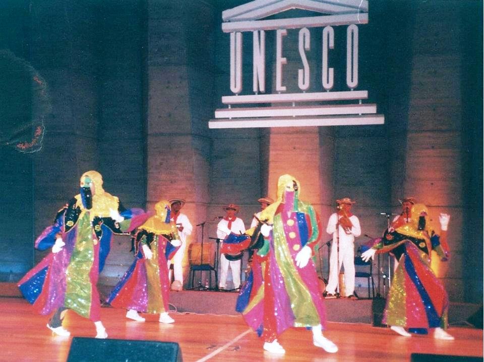 Presentación del Carnaval ante la Unesco en París en 2003.