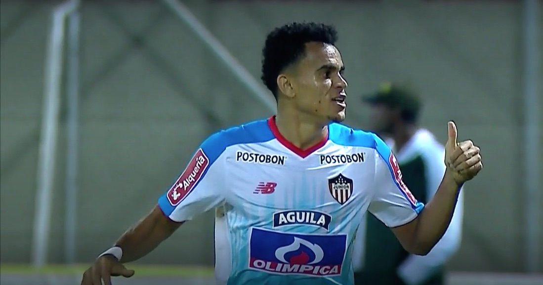 Luis Díaz celebra su segundo gol de la noche y el tercero para los rojiblancos.