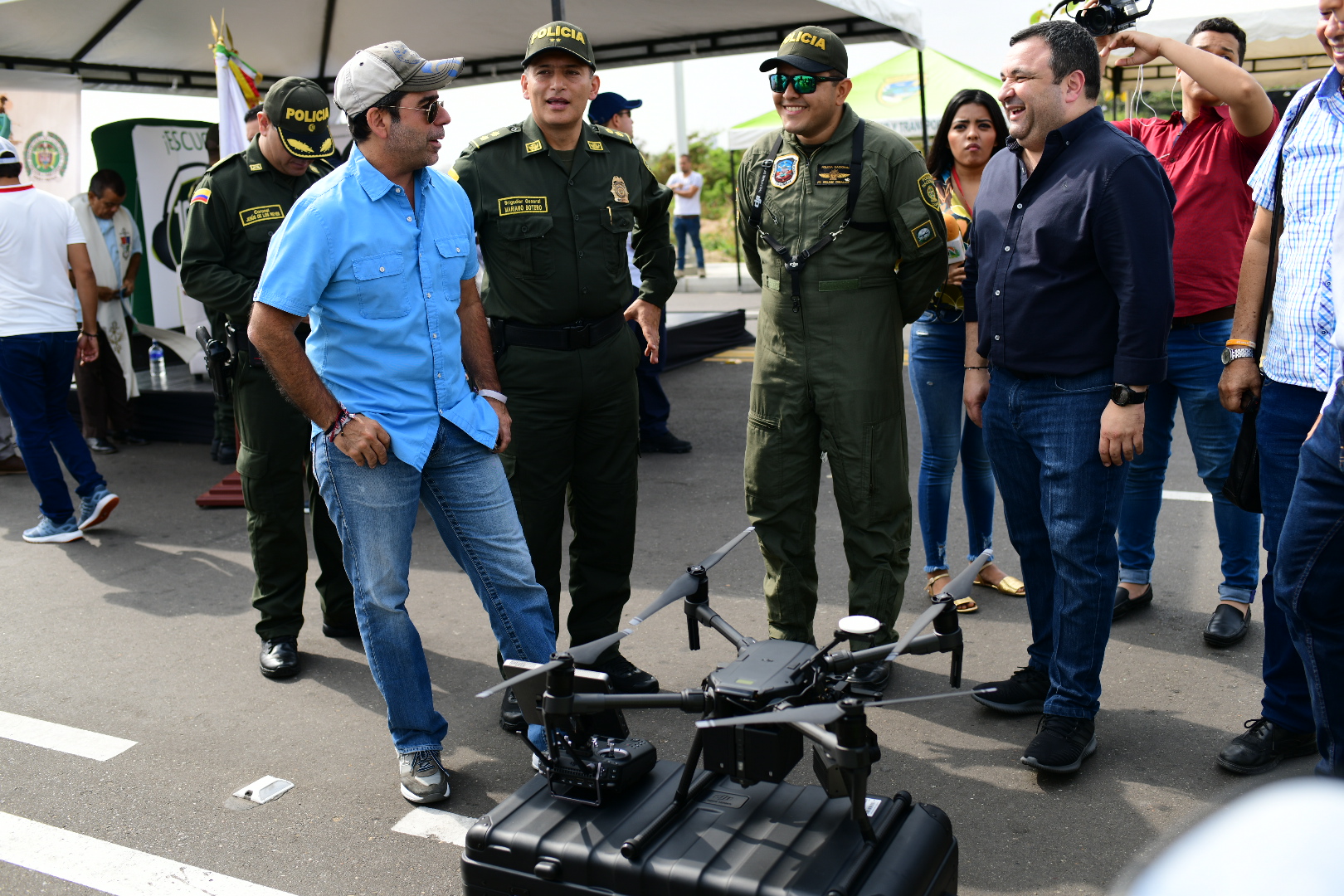 El Alcalde Alejandro Char, el comandante de la Policía Metropolitana de Barranquilla, general Mariano Botero y el jefe de la Oficina para la Seguridad y Convivencia Ciudadana, Yesid Turbay. 