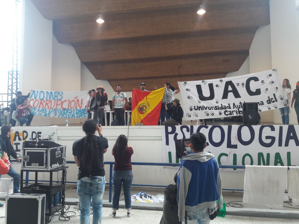Fueron recibidos como héroes en la Universidad Nacional en Bogotá.