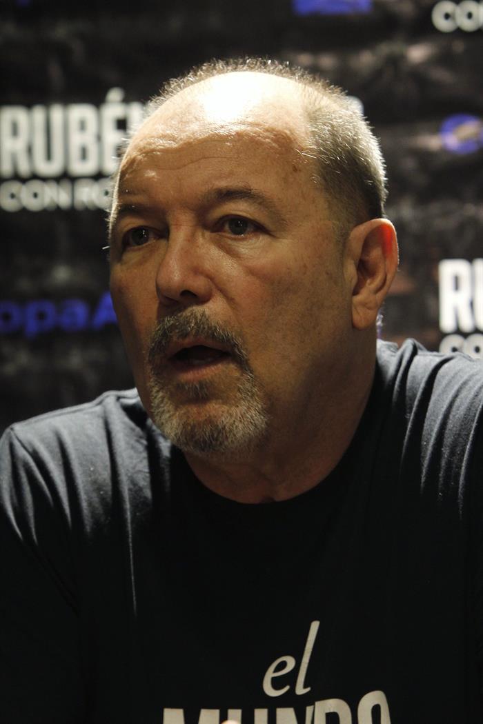 El cantante y compositor Rubén Blades en rueda de prensa en México.