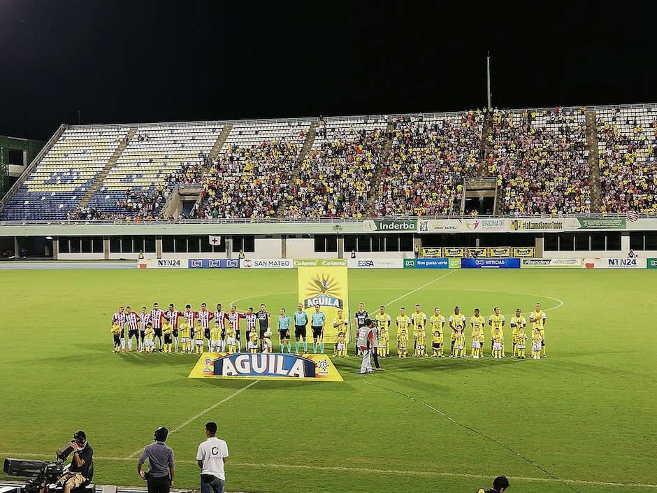 Nóminas inicialistas de los equipos en el estadio "Daniel Villa Zapata" de Barrancabermeja.