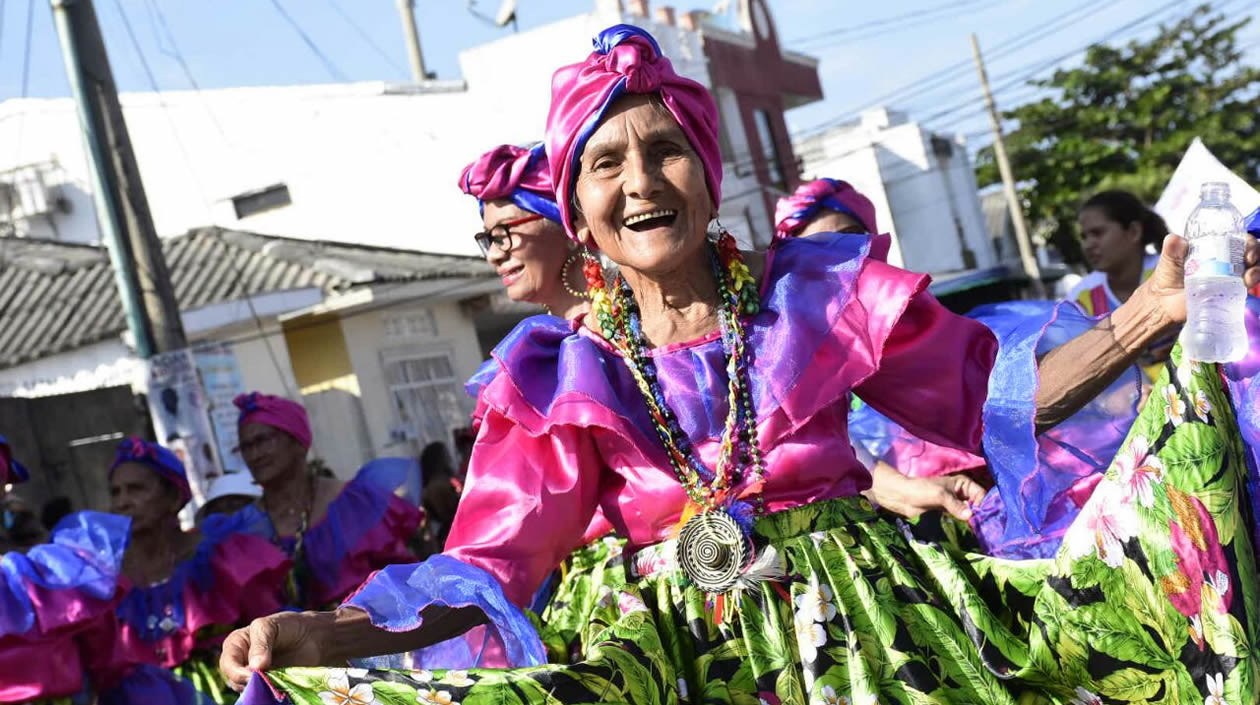 La tercera edad hizo presencia en el Carnaval del Suroccidente.