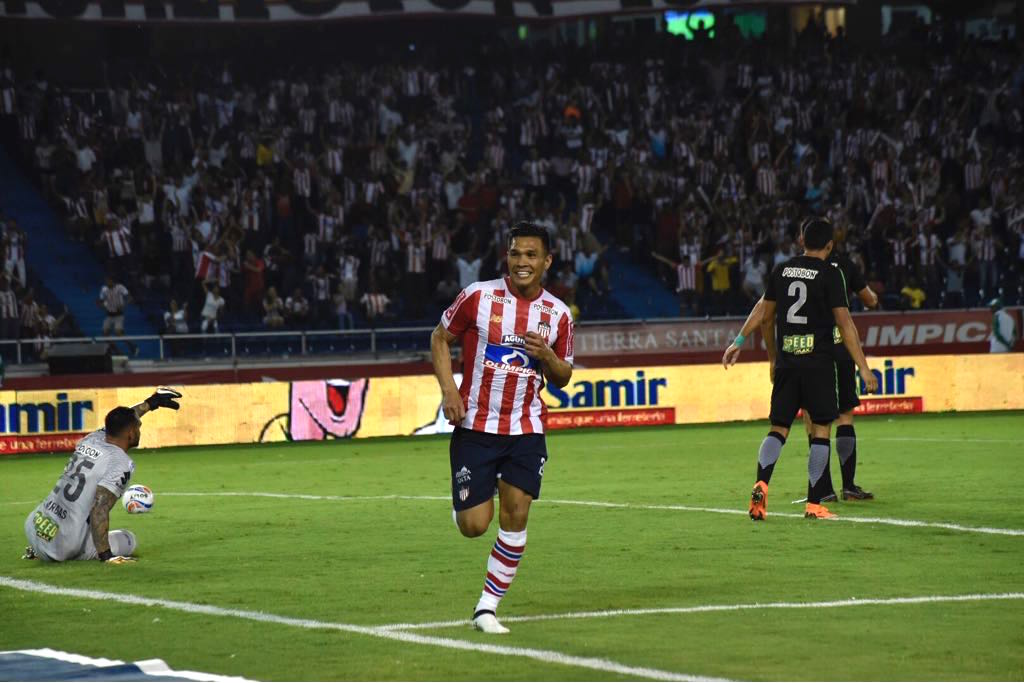 Teófilo Gutiérrez celebrando el gol.