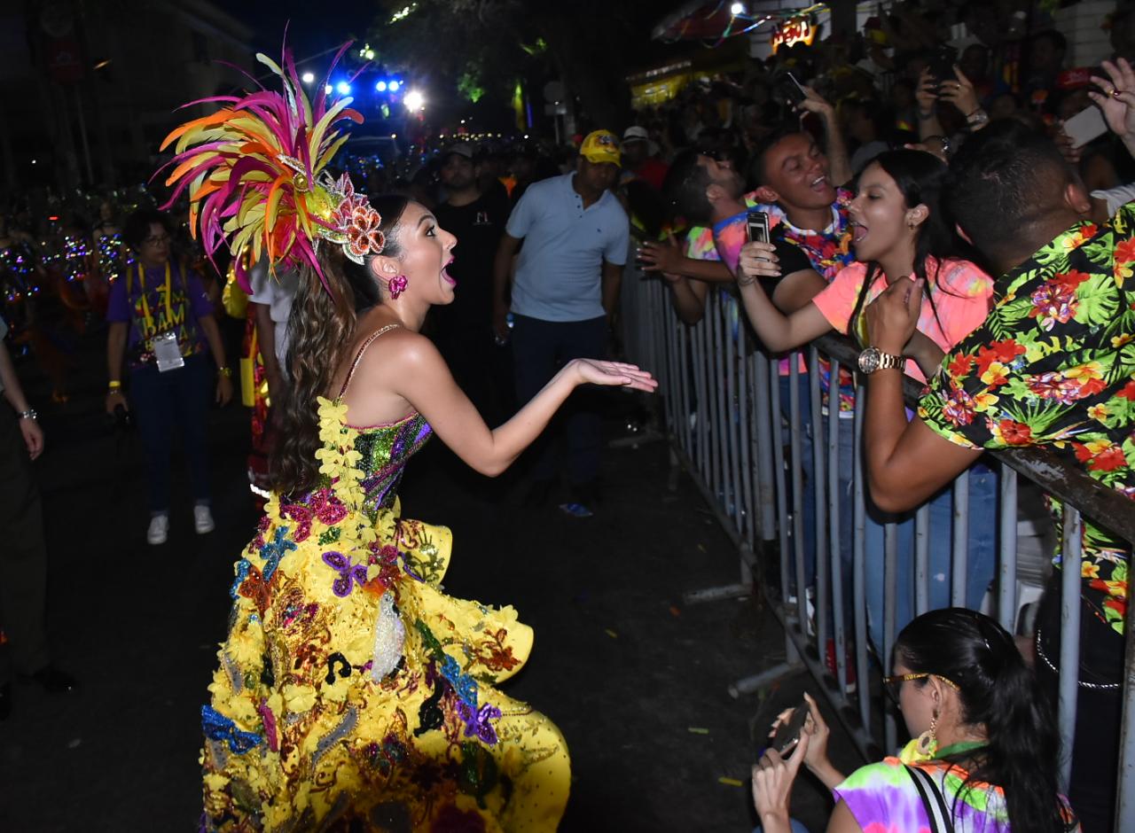 Carolina Segebre, nuestra Reina del Carnaval, saludó a todos sus cambamberos.
