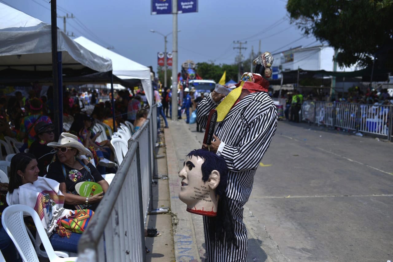 El descabezado, uno de los difraces más tradicionales en los Carnavales.