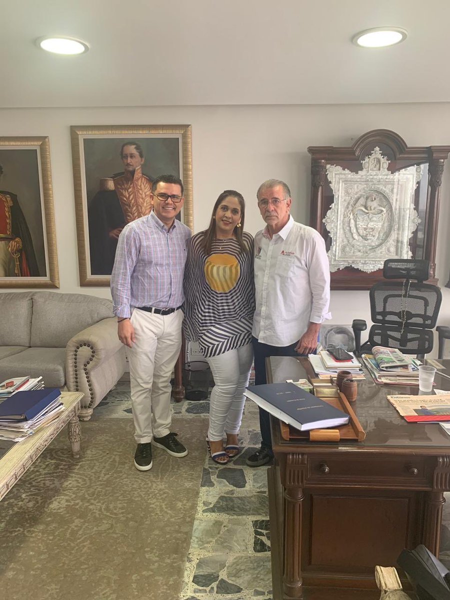 El secretario de Salud del Atlántico, Armando De La Hoz; Karina Orozco y el gobernador Eduardo Verano.