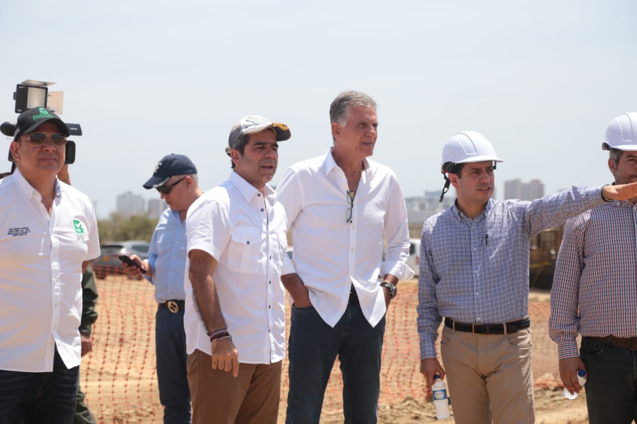El Alcalde de Barranquilla, Alejandro Char y el técnico de la Selección Colombia, Carlos Queiroz.