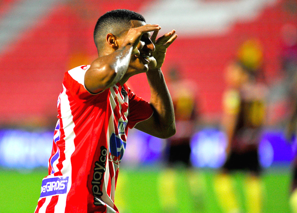 Gabriel Fuentes celebrando el gol del empate.