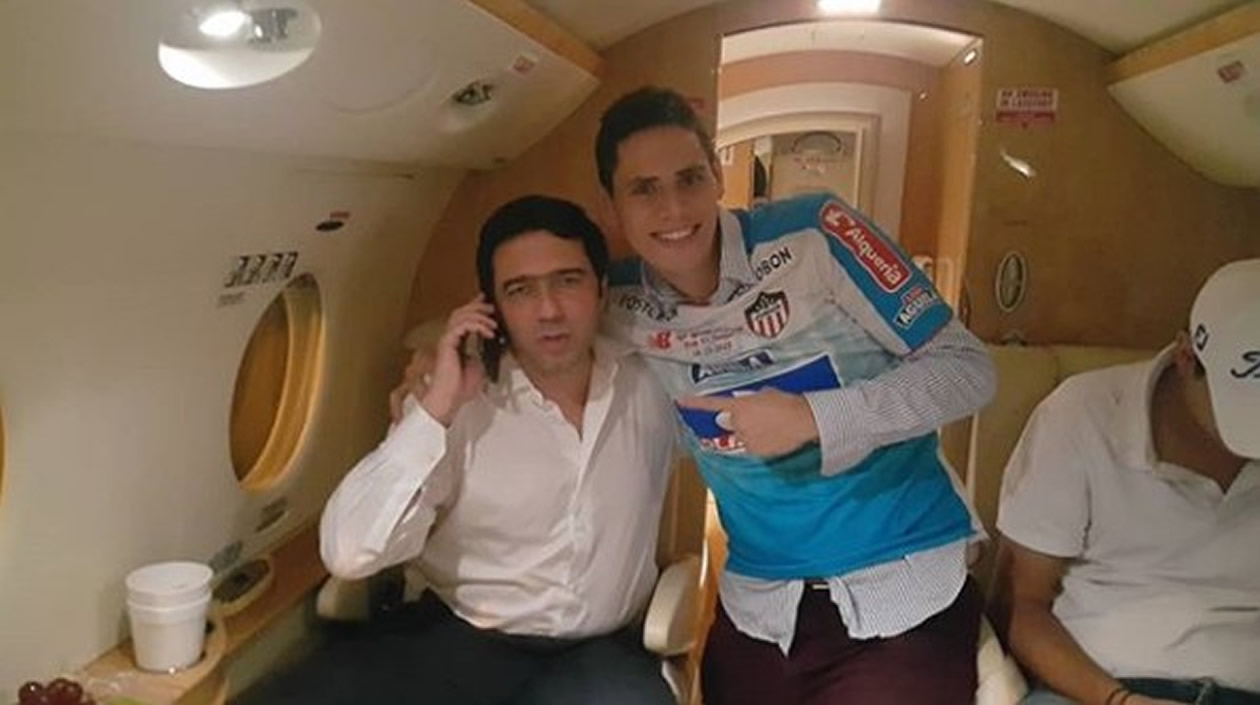 'Tajadita' en avión con el presidente de Junior Antonio Char