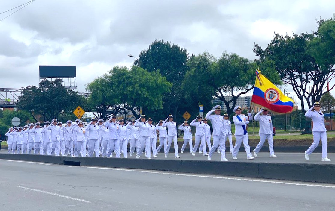 Intregrantes de la Armada Nacional participando en los actos.