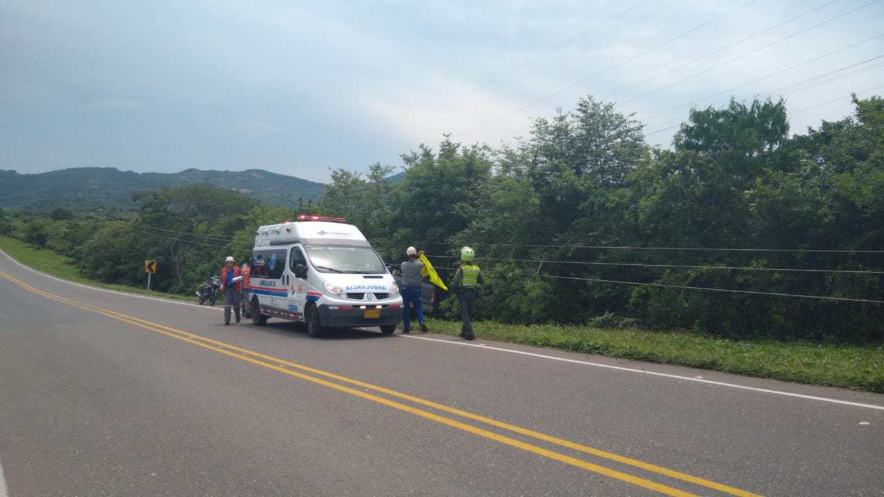 Una ambulancia en el lugar del accidente.