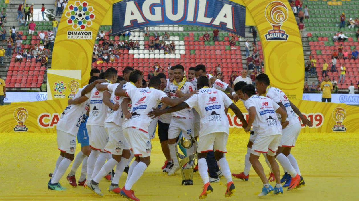 El festejo de los jugadores tras obtener la Superliga colombiana.