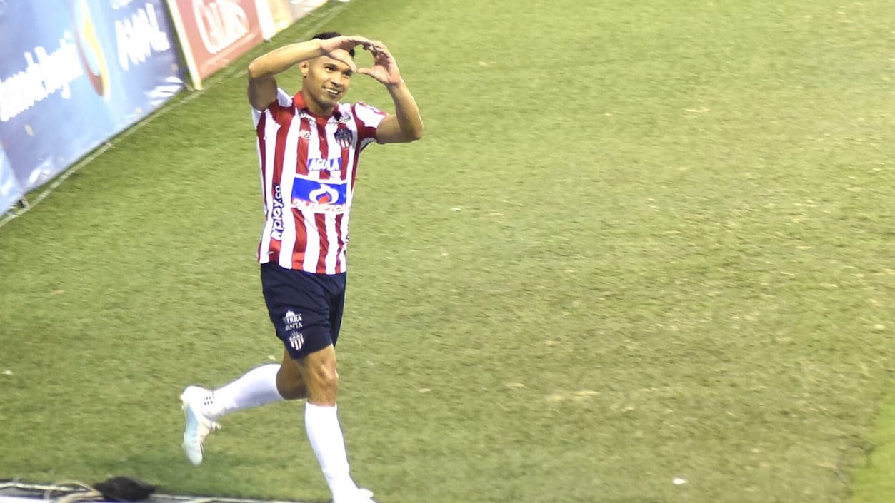 Teófilo Gutiérrez celebrando el gol anotado a los 15 minutos de la segunda etapa.