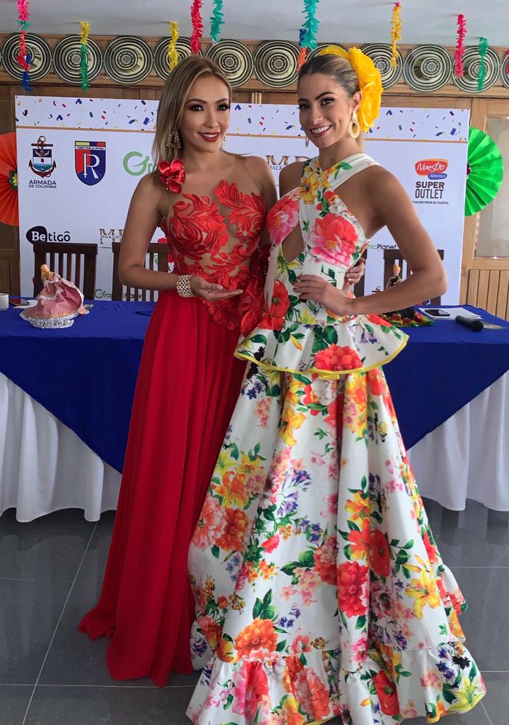 Malka Devenish (organizadora del certamen) e Isabella Chams (Reina del Carnaval de Barraquilla).