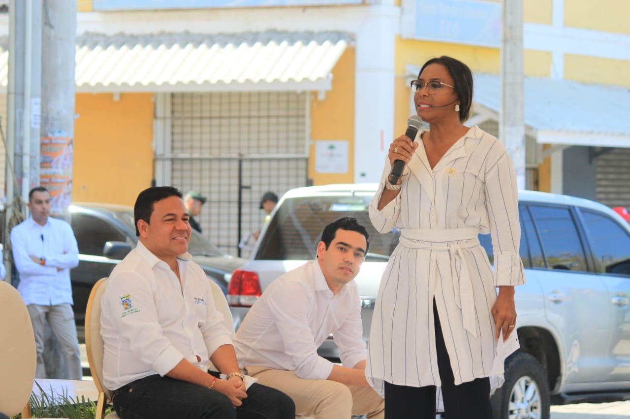 Ministra de Cultura en Puerto Colombia.