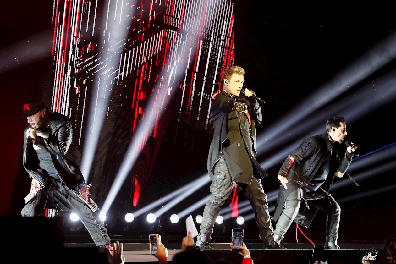 Los integrantes de Backstreet Boys durante su presentación en el Movistar Arena de Bogotá.