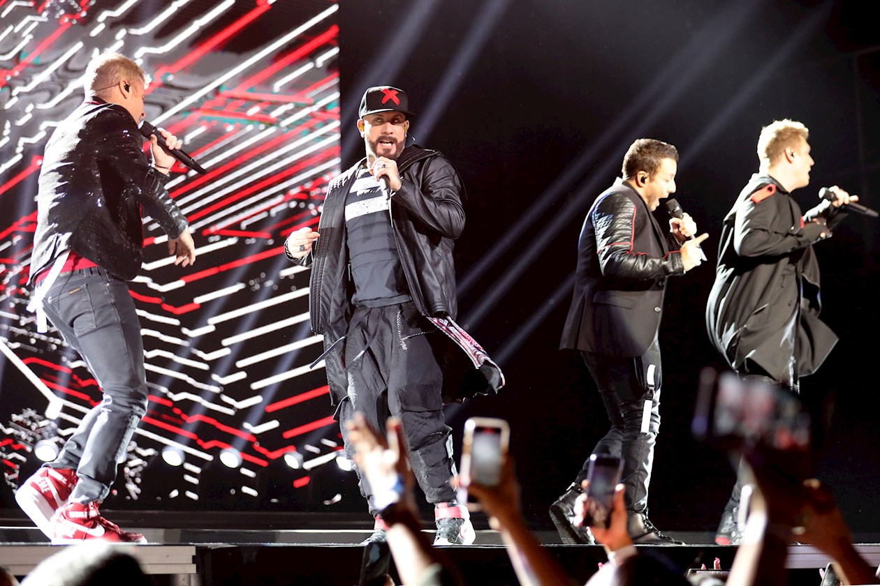 Los integrantes de Backstreet Boys durante su presentación en el Movistar Arena de Bogotá.