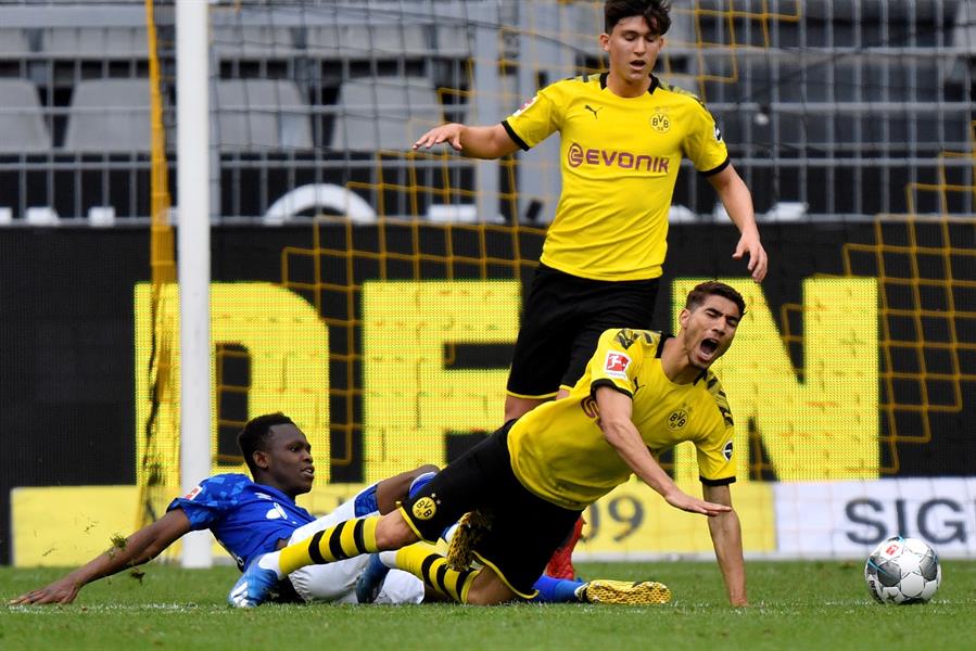 Una falta en el juego Borussia-Ruhr