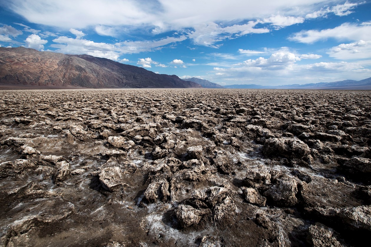 El Servicio Meteorológico Nacional de EE. UU. está verificando actualmente un posible récord mundial de calor después de que se midieron 54,4 grados Celsius en Furnace Creek en Death Valley.
