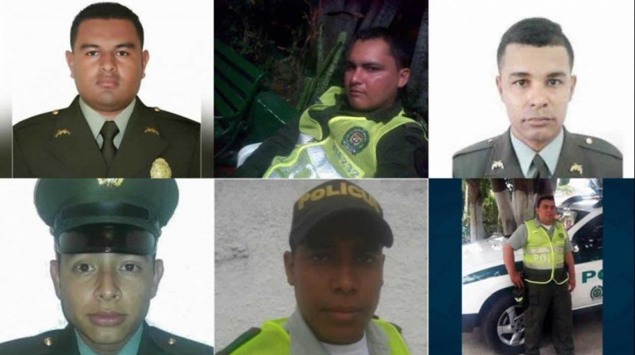 Los seis policías fallecidos en el atentado terrorista. 