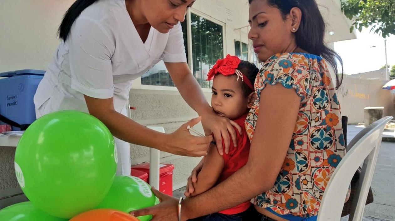 En un 96% se cumplió la meta proyectada para vacunar a niños menores de 5 años del Distrito