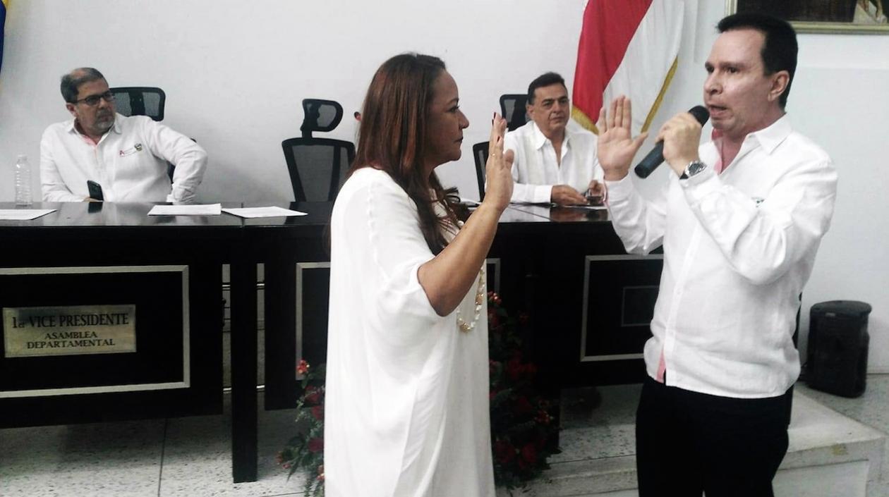 Lilia Manga, juramentando como nueva presidenta de la Asamblea para 2018.
