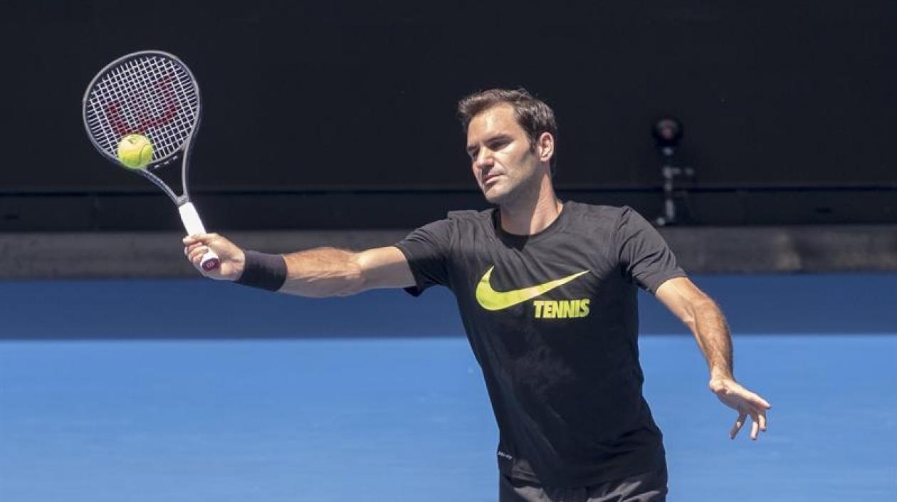 Federer durante su entrenamiento.