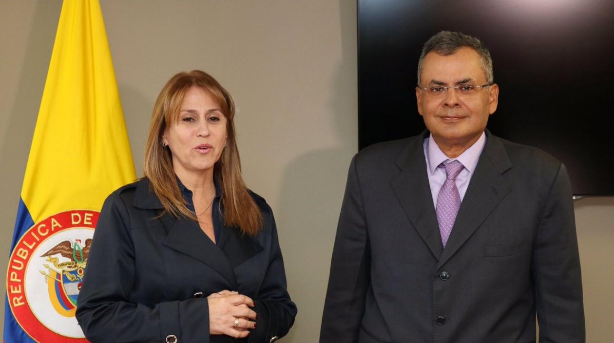 La Ministra de Trabajo, Griselda Restrepo Gallego y el Director del SENA, José Lizarazo Sarmiento.