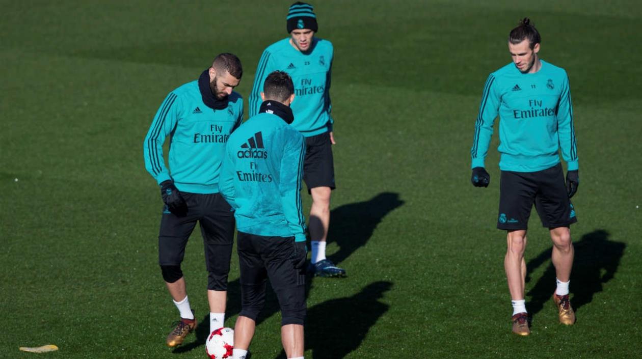 Benzema, Bale y Cristiano durante un entrenamiento. 