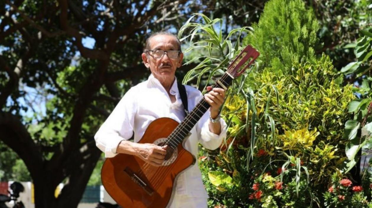 Hugues Martínez, considerado uno de los mejores exponentes de la guitarra en el vallenato.