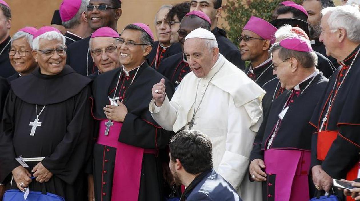  Papa Francisco aseguró hoy que "es un momento difícil para la Iglesia"