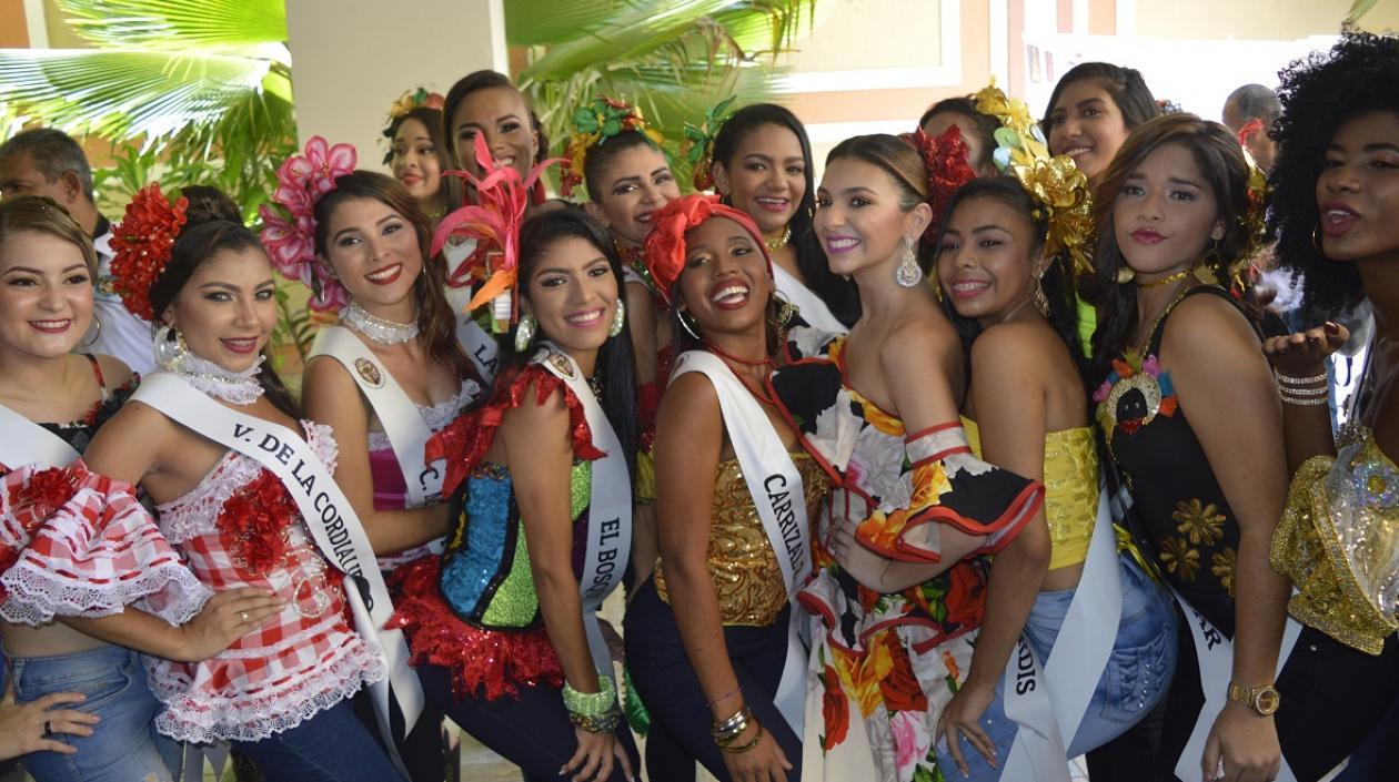 La Reina del Carnaval de Barranquilla, Carolina Segebre Abudinen acompañó a las aspirantes.    