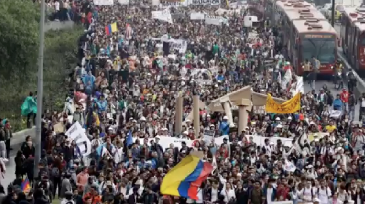 Imagen de protestas en Bogotá.