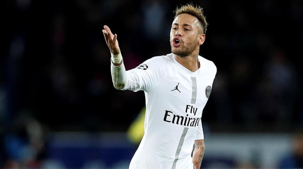 Neymar celebrando el primer gol de PSG. 