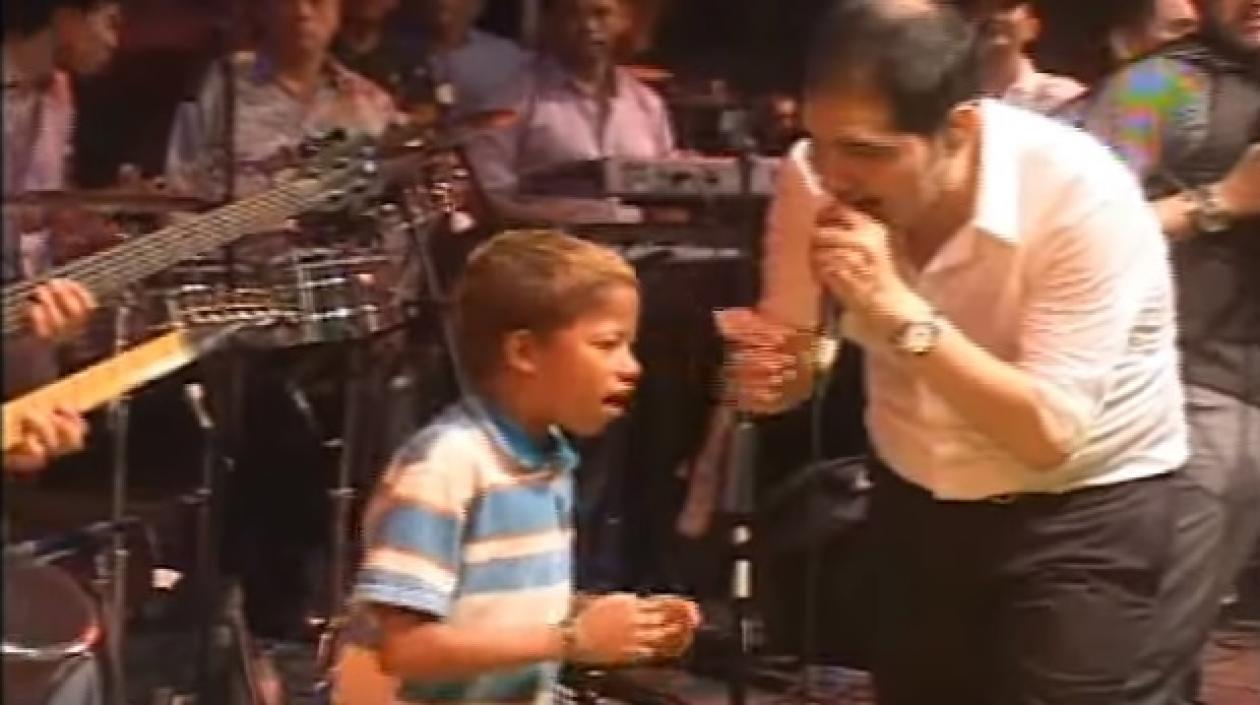 'Monchi' junto a Peter Manjarrés cuando siendo niño cantaban juntos.