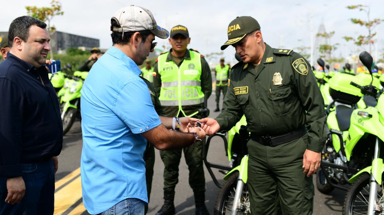 El jefe de la Oficina para la Seguridad y Convivencia Ciudadana, Yesid Turbay; el Alcalde Alejandro Char y el comandante de la Policía Metropolitana de Barranquilla, general Mariano Botero. 