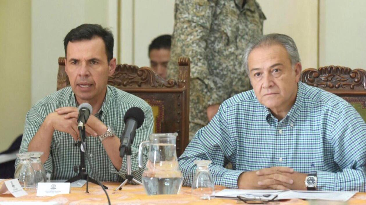 El Ministro del Interior Guillermo Rivera y el Vicepresidente de la República Oscar Naranjo, durante el encuentro en Buenaventura.