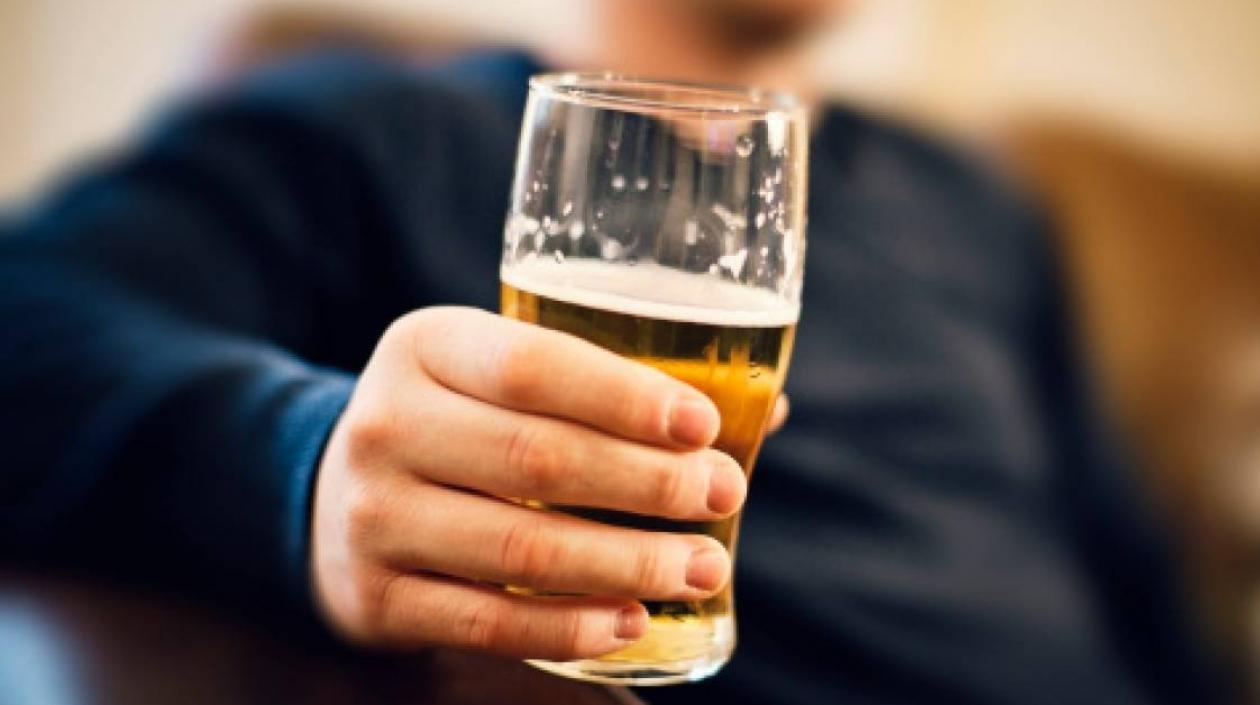 Tomar alcohol con exceso hace al cuerpo vulnerable.