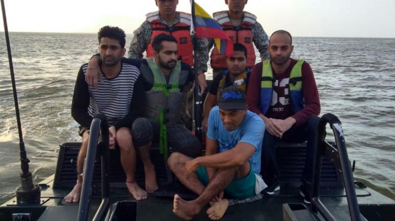 Veinte personas fueron rescatadas por la Armada Nacional en la región de Urabá.