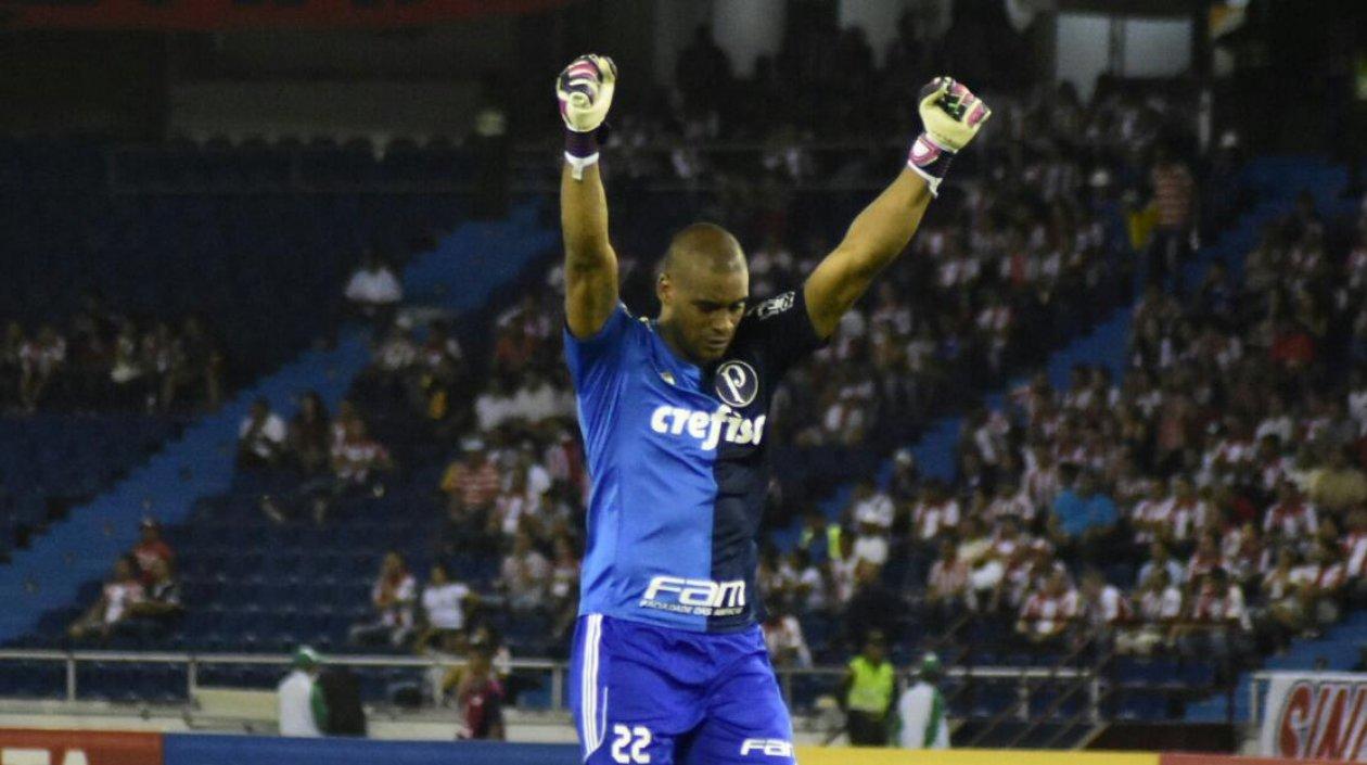 Jailson del Palmeiras celebra la victoria del cuadro brasileño en el Metropolitano.