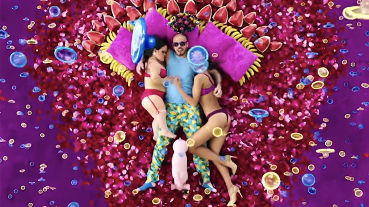 Imagen del video 'Sexo' de Residente.