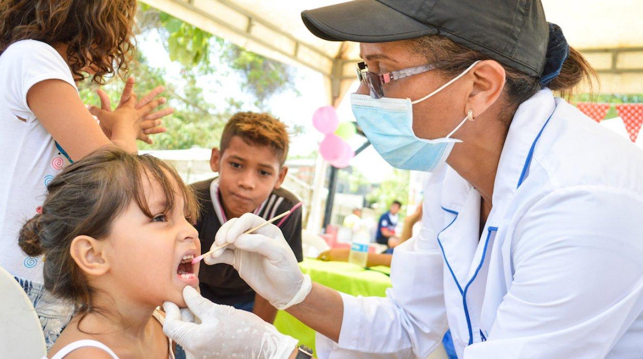 Niños atendidos durante la jornada de vacunación.