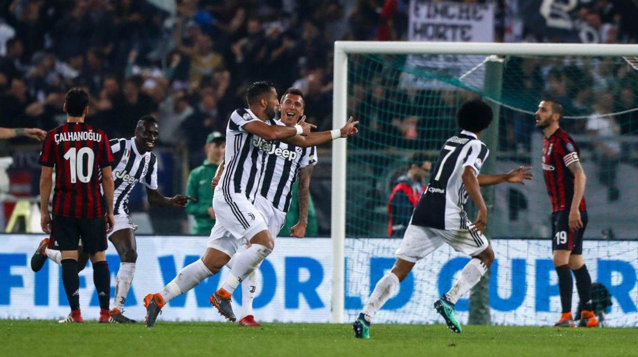 Medhi Benatia uno de sus goles ante el Milán. 