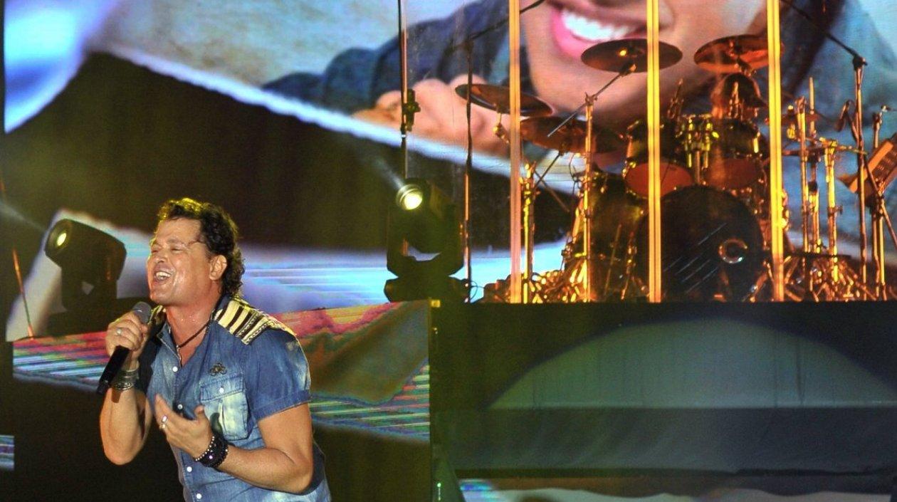 Carlos Vives durante la presentación de la canción.
