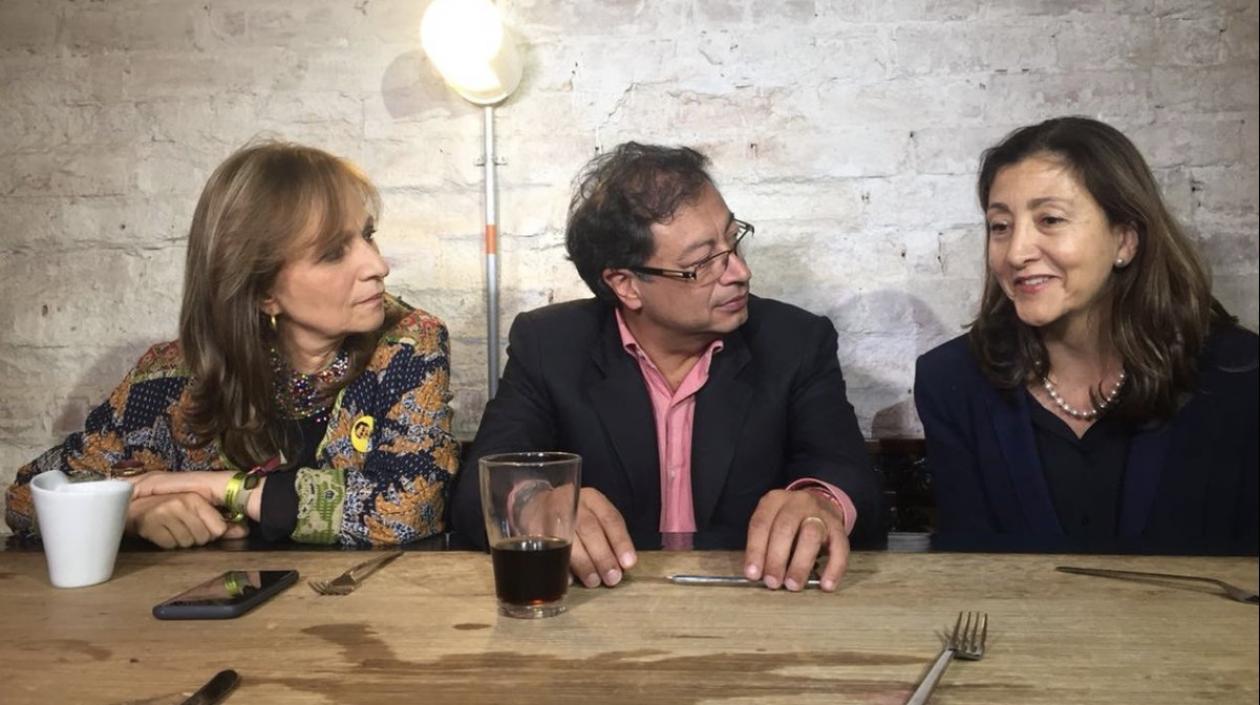 Ángela Robledo, Gustavo Petro e Íngrid Betancourt.