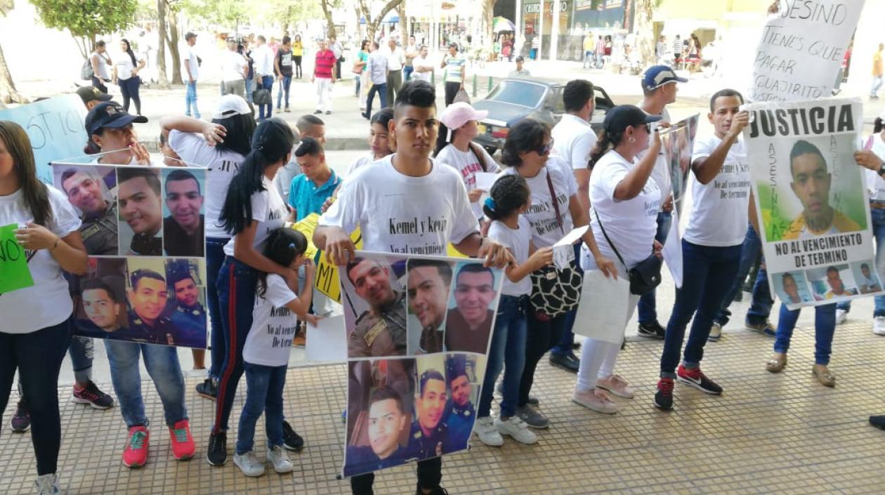 Así protestó la familia del patrullero asesinado el pasado 7 de enero en el barrio Las Trinitarias de Soledad.
