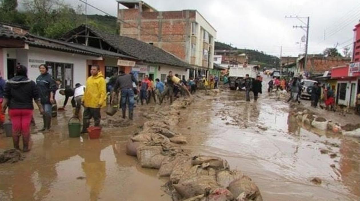 Tras las fuertes lluvias que se registraron desde la noche del sábado y hasta horas de la madrugada en el municipio de Mocoa
