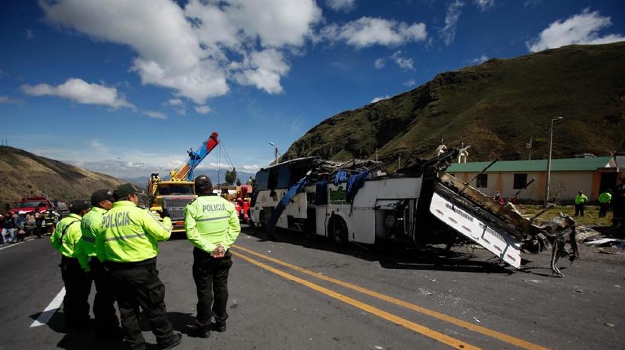 Bus accidentado en Papallacta, Ecuador.